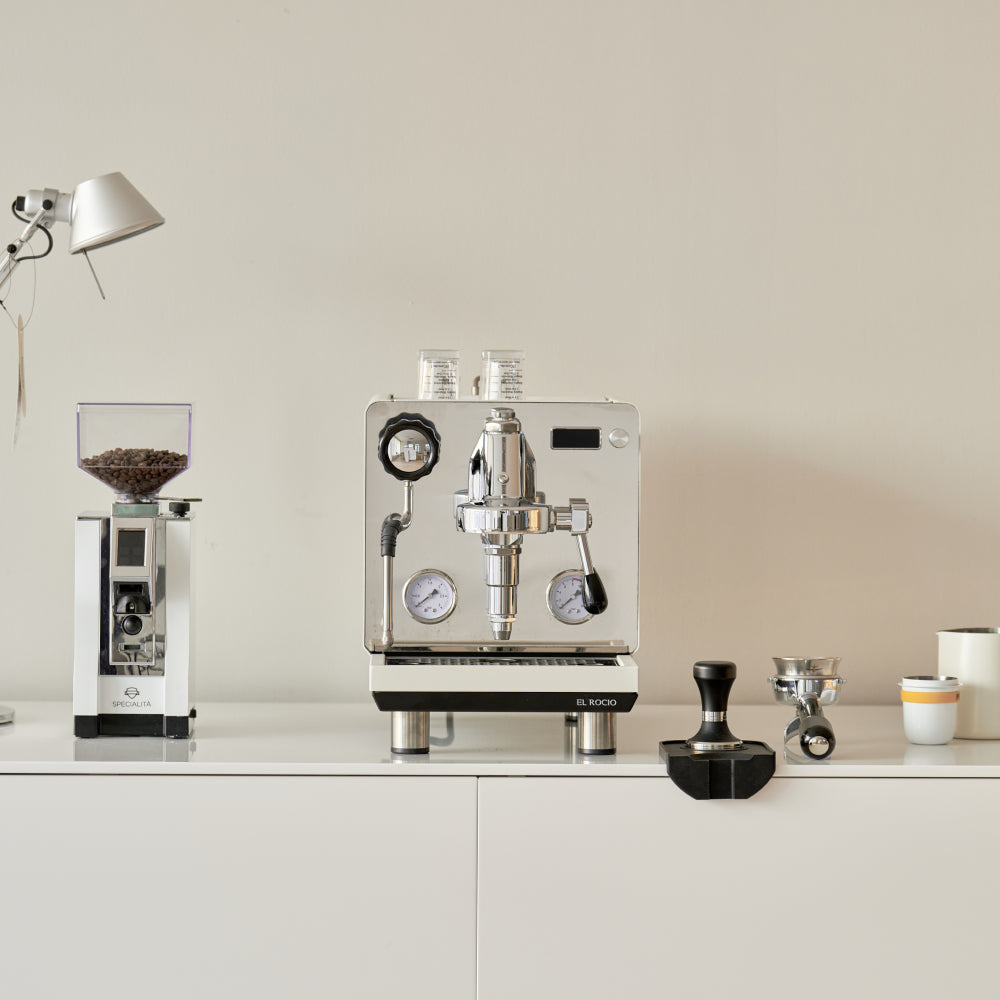 Machine à expresso compacte et intelligente El Rocio Manus S