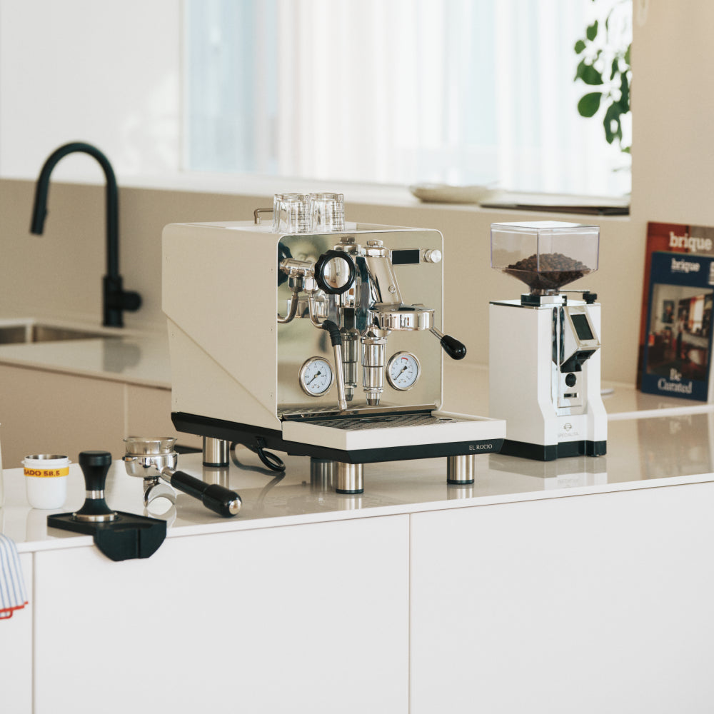 Machine à expresso compacte et intelligente El Rocio Manus S