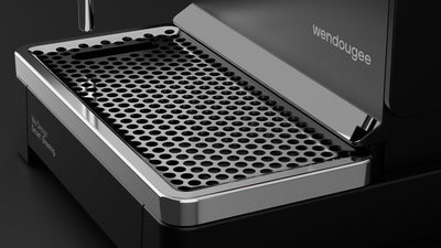 Wendougee LITA BA in black, Close up the stainless steel drip day, with the logo of Wendougee vellutto.eu